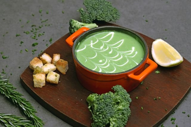 Lemon Broccoli Soup with Croutons