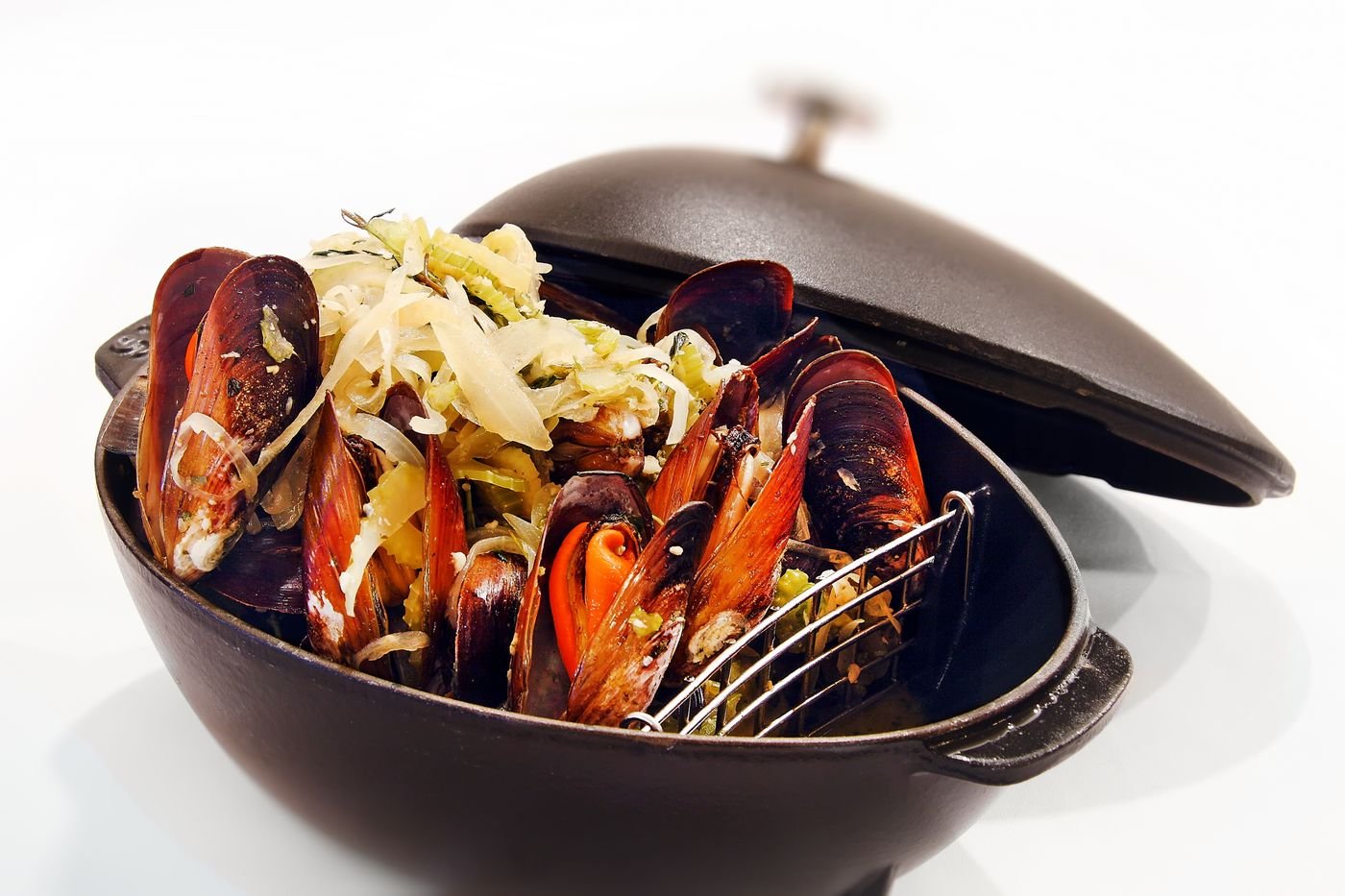 Mussels in Shallot Butter Broth