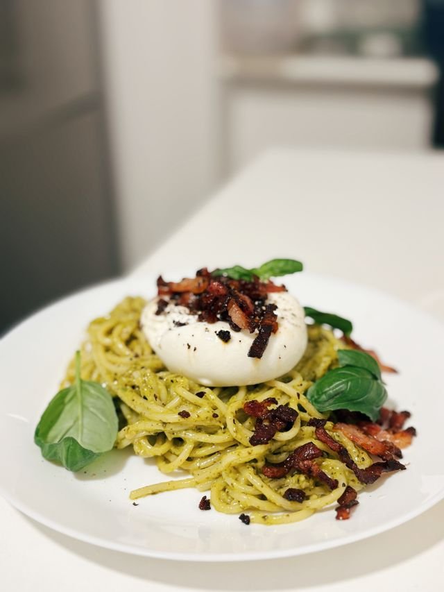 Burrata Pesto Spaghetti with Bacon