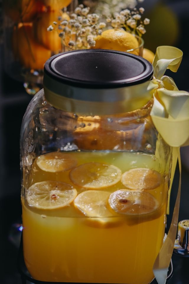 Old-Fashioned Lemonade Pitcher